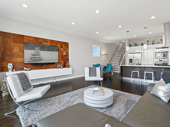 5th image of 1415 N Artesian Ave #3
