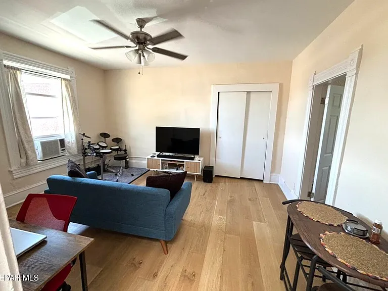 709 N Saint Vrain St #4 — Photo 17