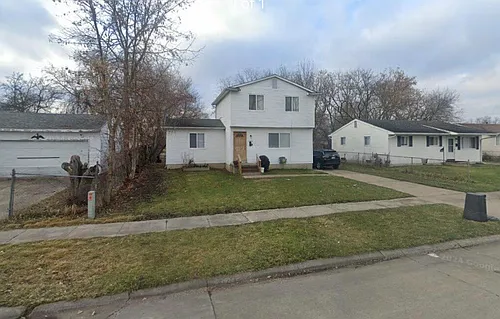 3329 Grant St Photo 1
