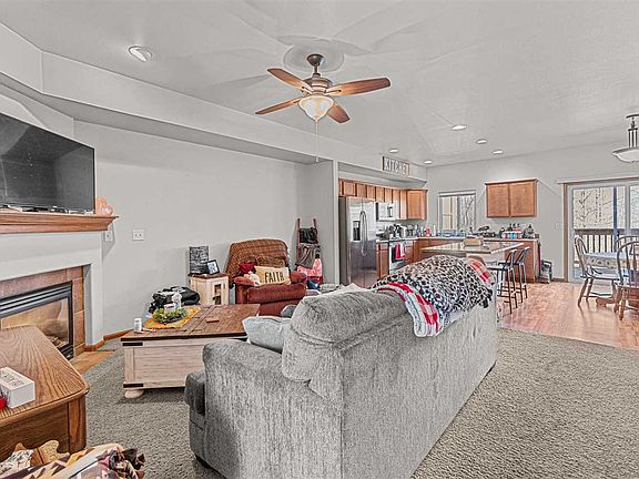 3rd image of 920 Ryan Ct