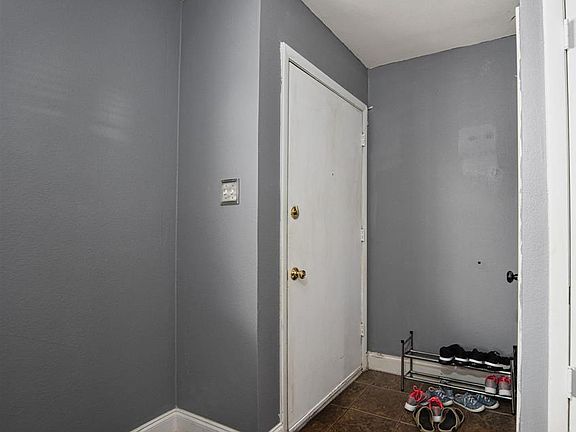 5th image of 642 University Pl