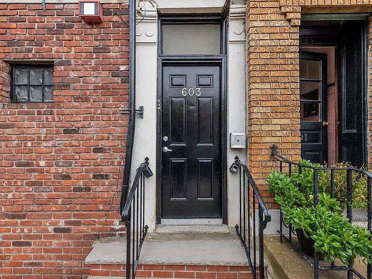 603 Adams St — Photo 14