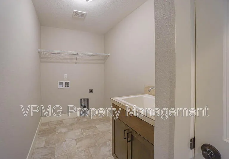 12501 NE 102nd Way — Photo 29