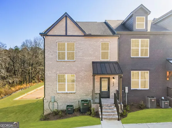 644 Oakleaf Grove Ln, Sugar Hill, GA 30518