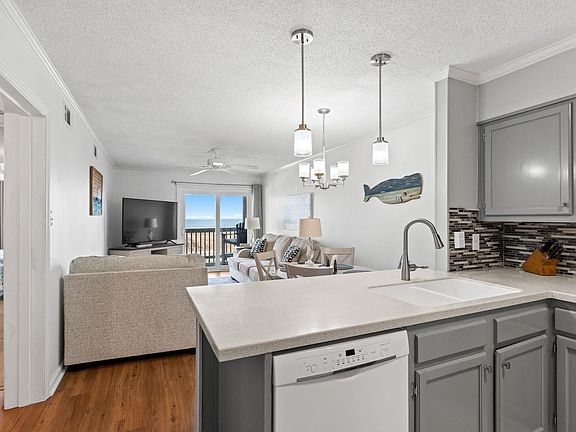 4th image of 613 S Ocean Blvd. #D1