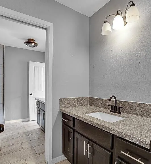 3709 Roslyn Dr — Photo 21
