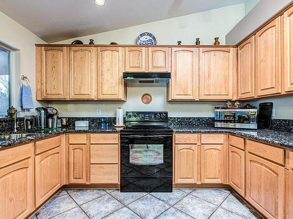 4th image of 1307 W Bluefield Ave