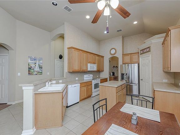 5th image of 4233 Boxwood Dr