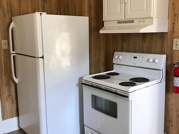 4th image of 3305 N Church St