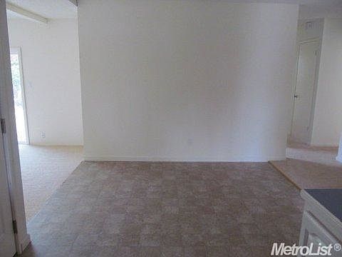 3rd image of 4854 Tangerine Ave
