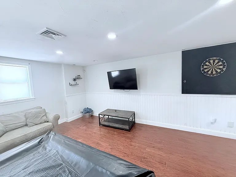 Iris Ln — Photo 21