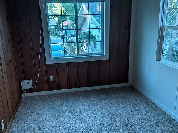 5th image of 138 1/2 Donner Ave