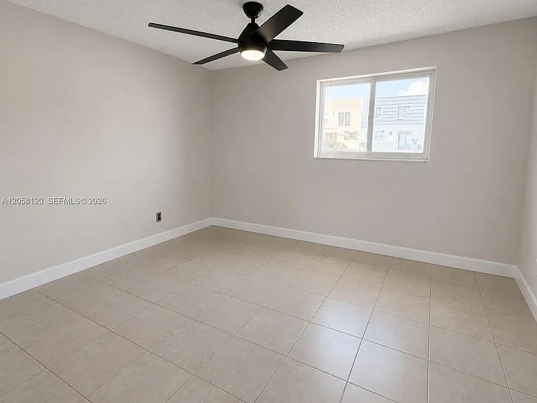 932 W 80th Pl — Photo 9