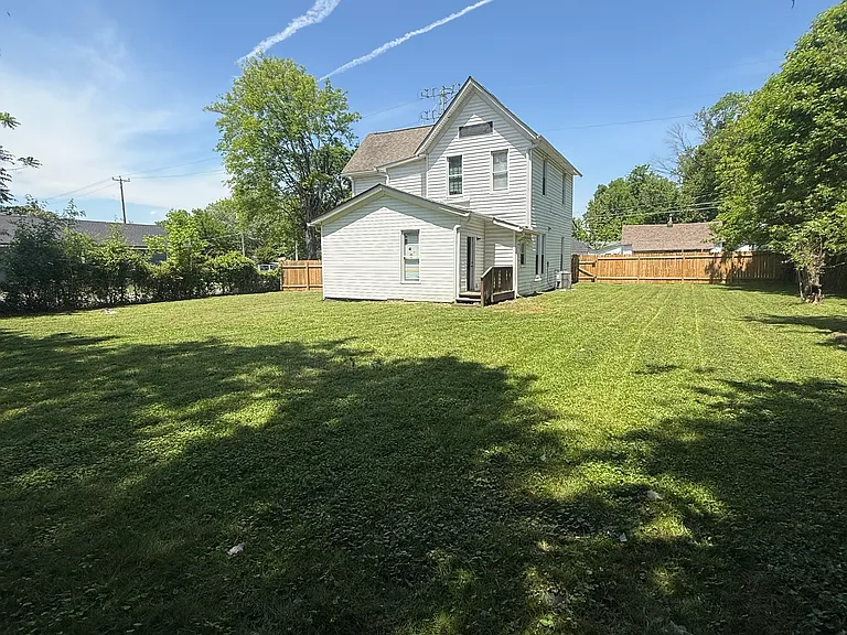 2900 E 46th St — Photo 14