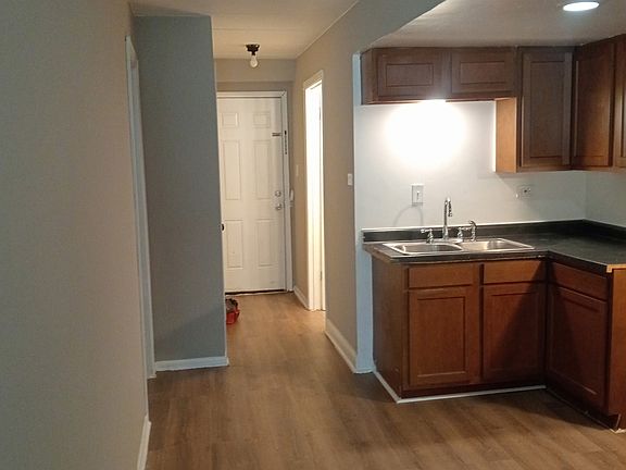 3rd image of 3616 W 55th St #1W