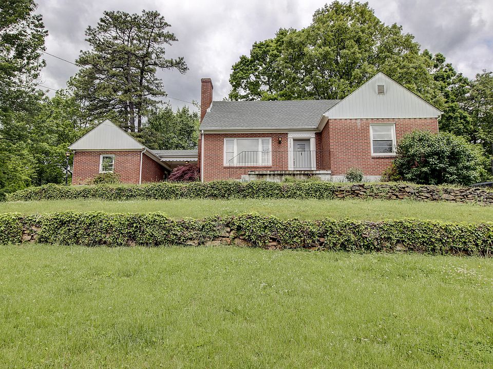 1st image of 3233 Woodland Dr SW
