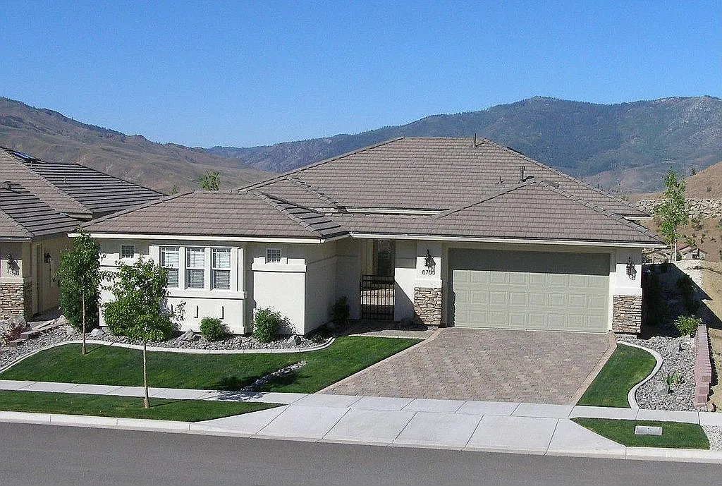 8760 Oak Hollow Way photo 1