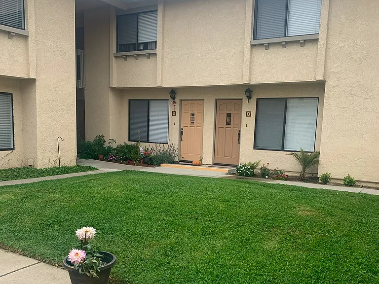 1001 E Cypress Ave — Photo 27
