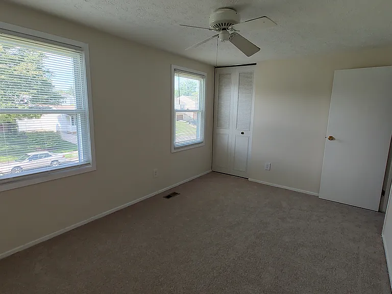 8638 Saxon Cir — Photo 18
