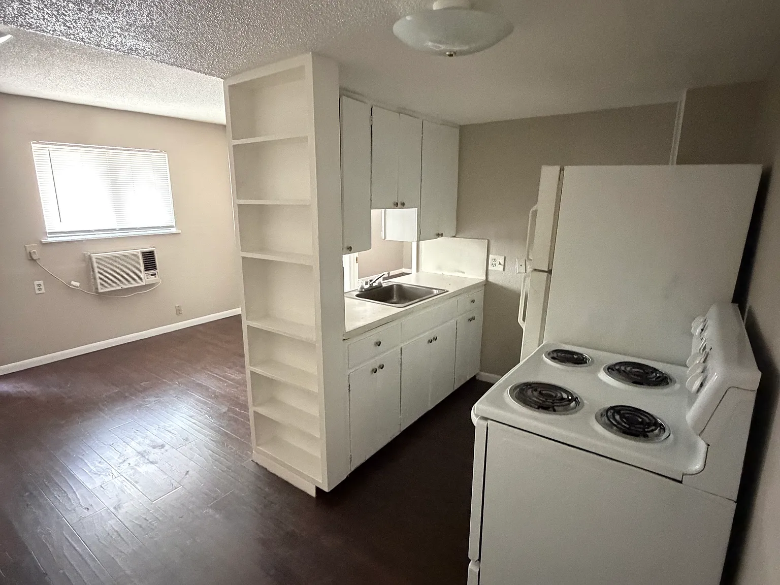 1 bed, $875 — Photo 2