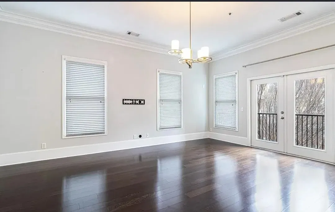 3 bed, 2.5 bath, 2600 sqft, $2,200 — Photo 1