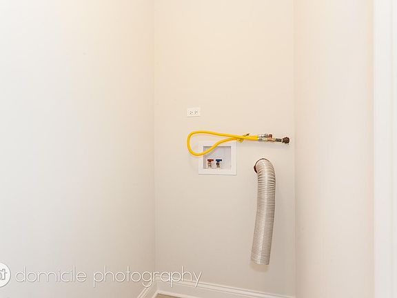 2nd image of 1515 W Diversey Pkwy #2W