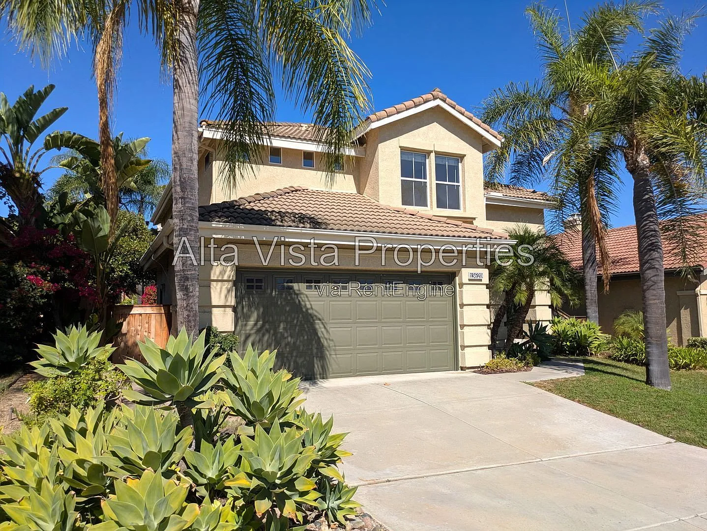 4 bed, 2.5 bath, 1831 sqft, $4,450 — Photo 2