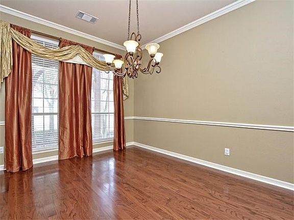 5th image of 2342 Berwick Dr