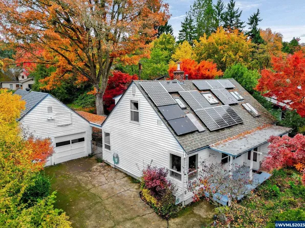 1320 NW 30th St, Corvallis, OR 97330