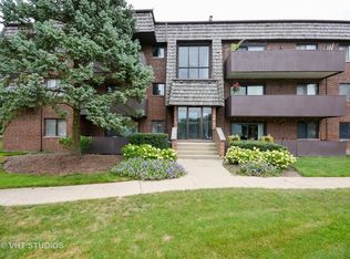 516 Timber Ridge Dr APT 107, Carol Stream, IL 60188
