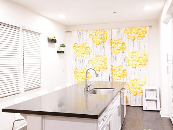 4th image of 1052 Bigleaf Pl