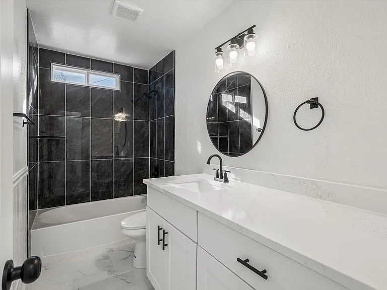 936 Meade St — Photo 20