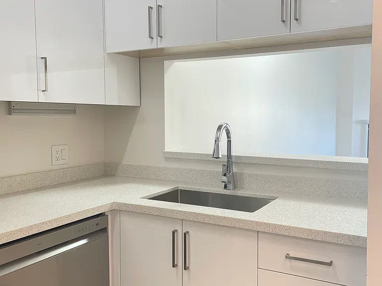 1236 W 8th Ave #412 — Photo 3