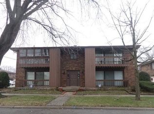 1031 E 151st St APT 2E, Dolton, IL 60419