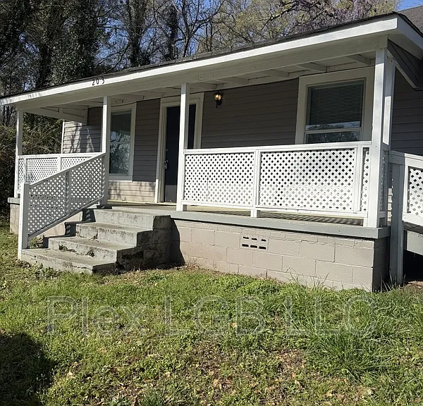 203 Front St — Photo 1