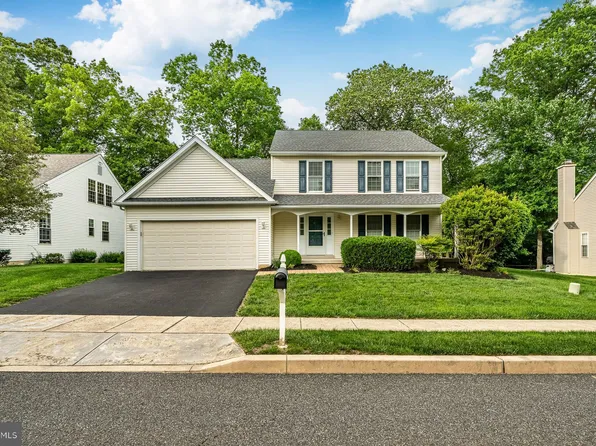 313 Highgrove Ln, Aston, PA 19014