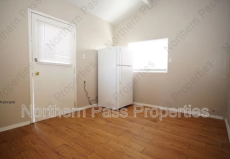 1104 Myrtle Ave #4 — Photo 3