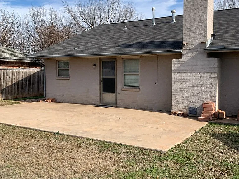 517 Post Oak Ln — Photo 45