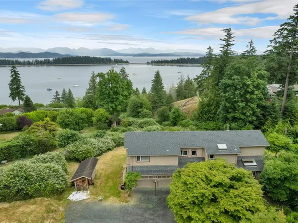 1418 Schooner Rd, Quadra Island, BC V0P 1H0