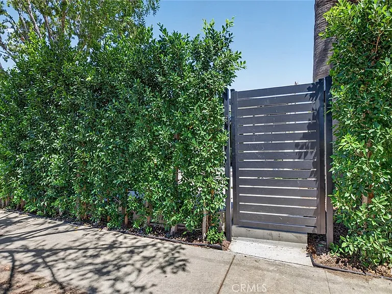 10804 Paso Robles Ave — Photo 18