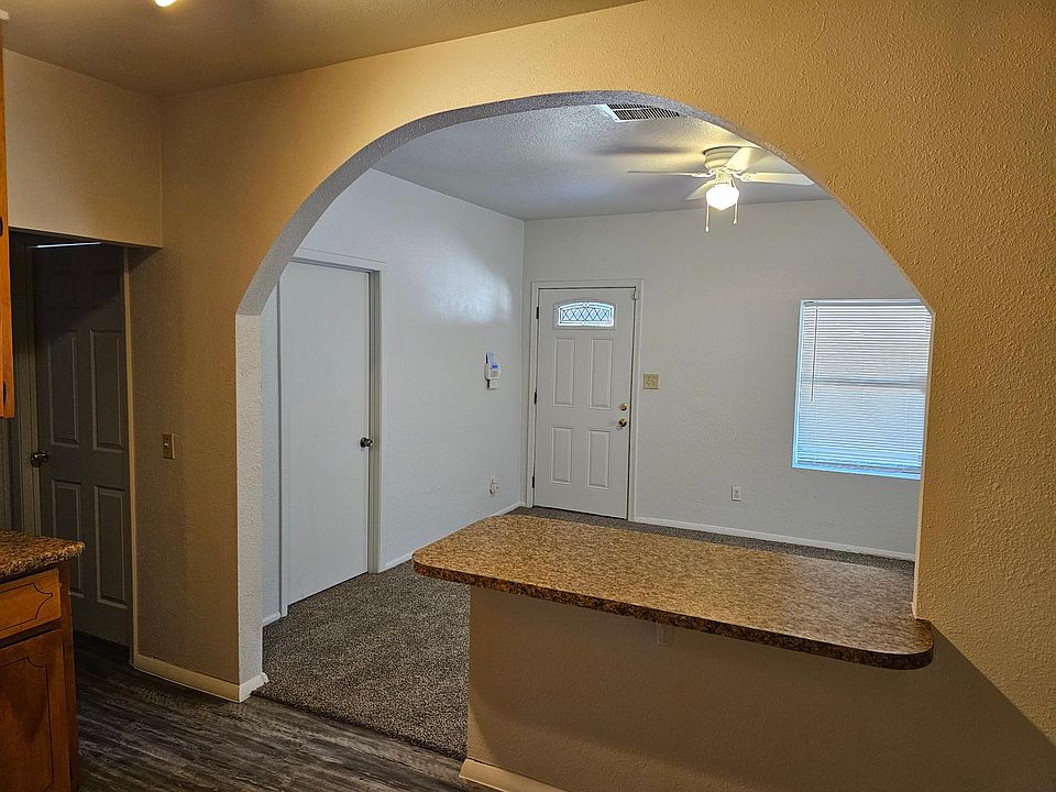 1st image of 112 N Cameron Ave