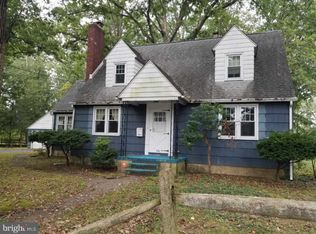 570 Pine St, Vineland, NJ 08360