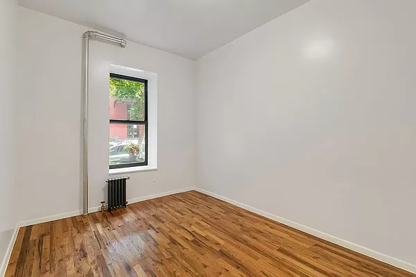 Rented by REAL New York | media 12