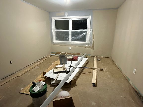 4th image of 729 Moltke Ave #C