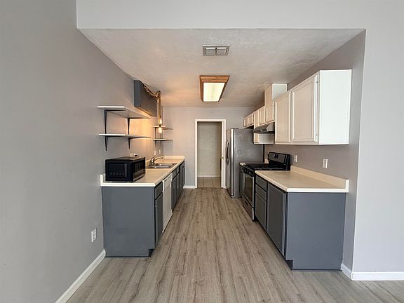 5th image of 7328 Hollis St