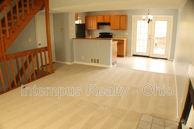 3 bed, 1.5 bath, 1107 sqft, $1,697 — Photo 3