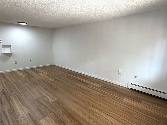 3rd image of 3300 S Clarkson St APT 203