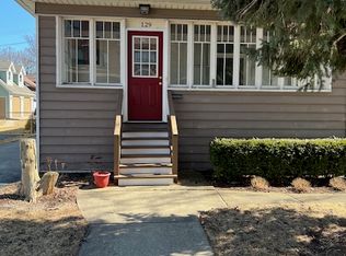 129 N Haven Rd, Elmhurst, IL 60126