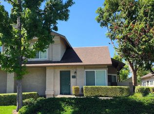 2341 Maryhelen St APT 101, Corona, CA 92879