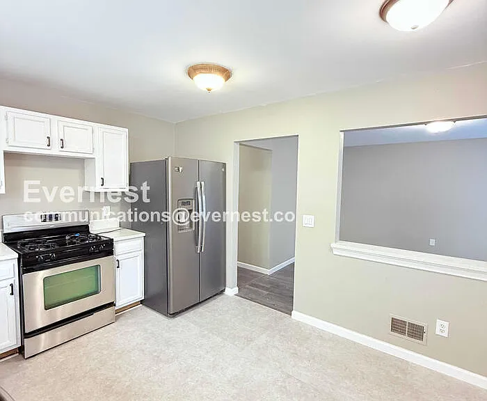 23569 Stewart Ave — Photo 3